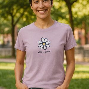 Life is Good women graphic tee Small